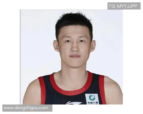 周鹏：从篮球场上的拼搏者到生活中的榜样，展现不屈精神与团队力量